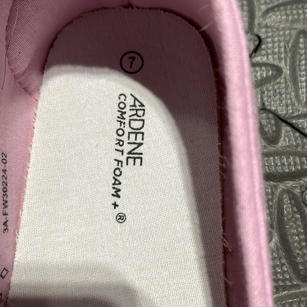Ardene Slides - Picture 2 of 2